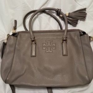 Beautiful Pebbled Tory Burch Handbag